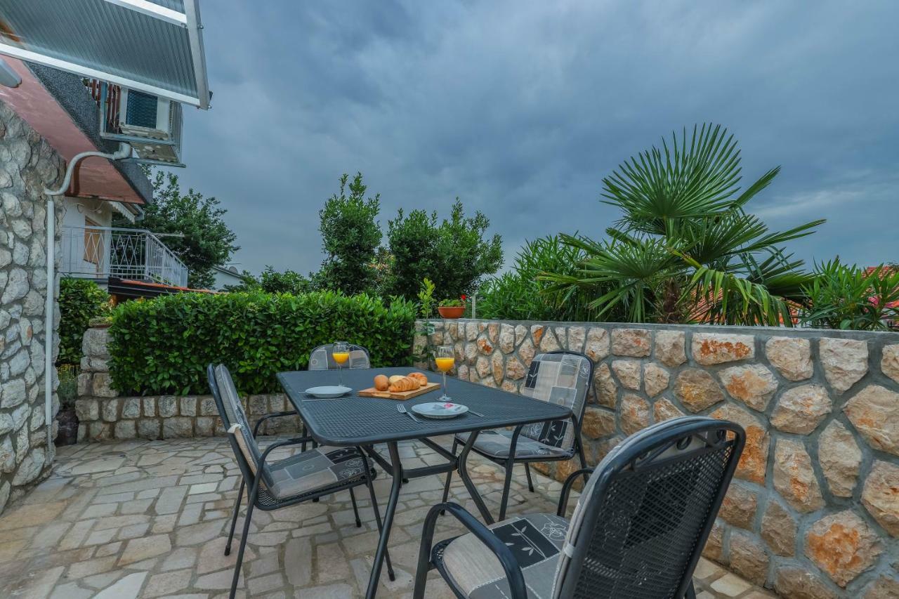 Apartment Lisinski Crikvenica Exteriör bild
